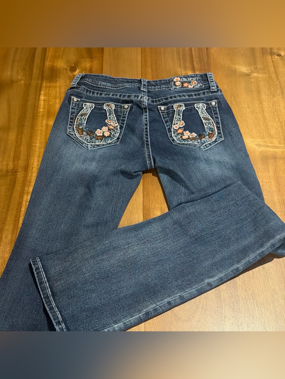 Grace in LA Women's Horseshoe Floral Embroidered Bootcut Jeans size 27